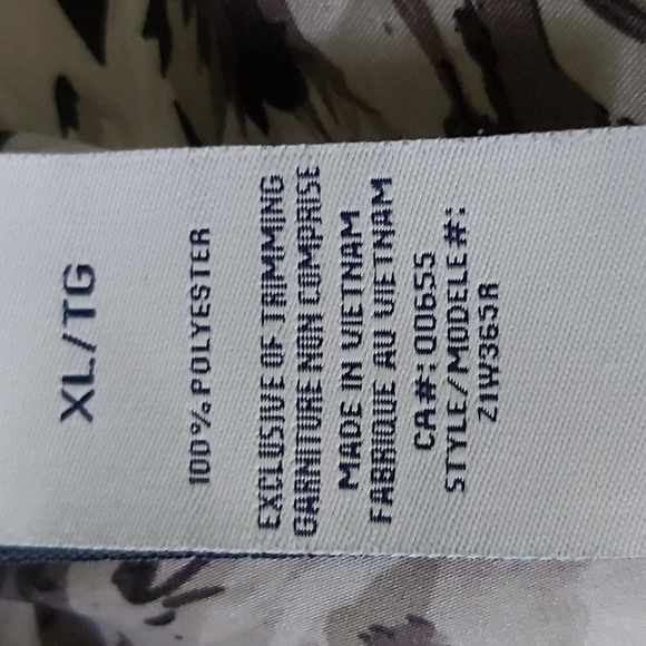 Nice top - Picture 3 of 3